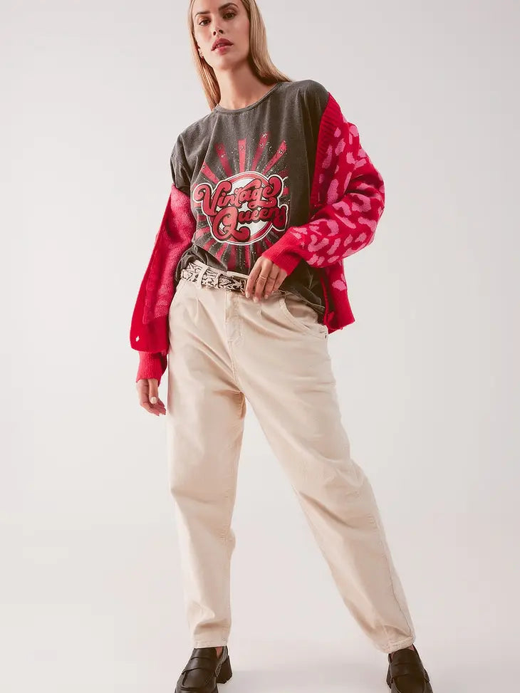 Relaxed T Shirt with Black Vintage Queens Graphic Print