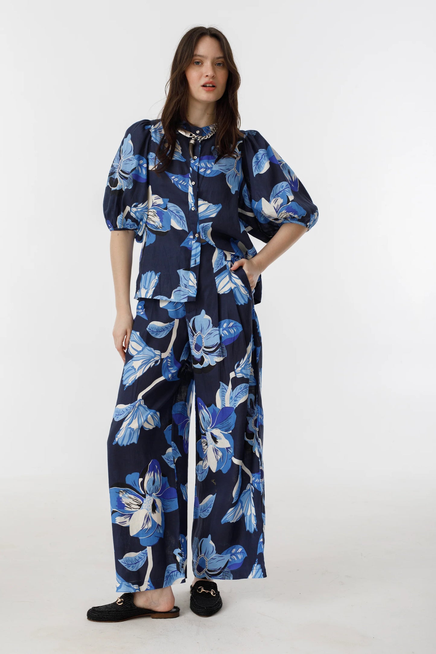 CULOTTE LINEN PANTS - NAVY HIBISCUS PRINT