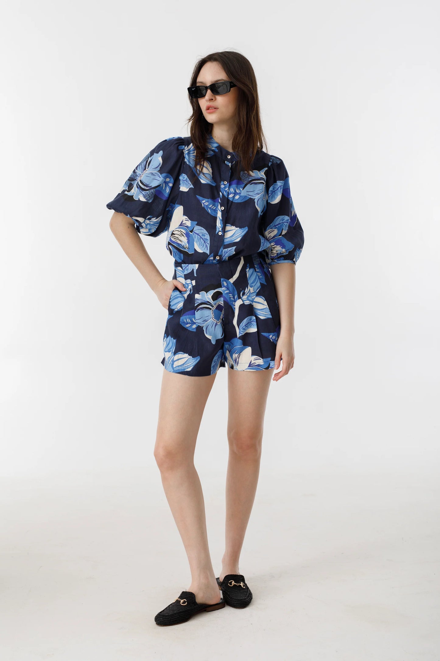 BUBBLE LINEN SHIRT - NAVY HIBISCUS PRINT