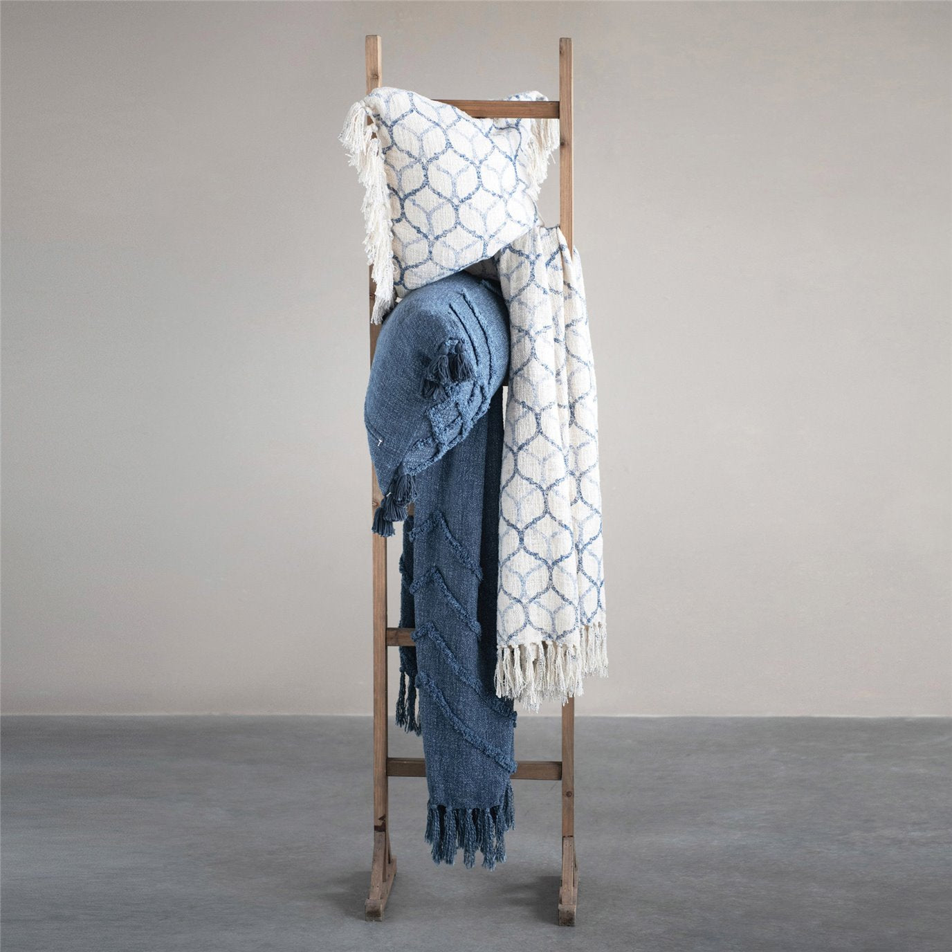 Slub Throw with Tufted Chevron Pattern and Tassels