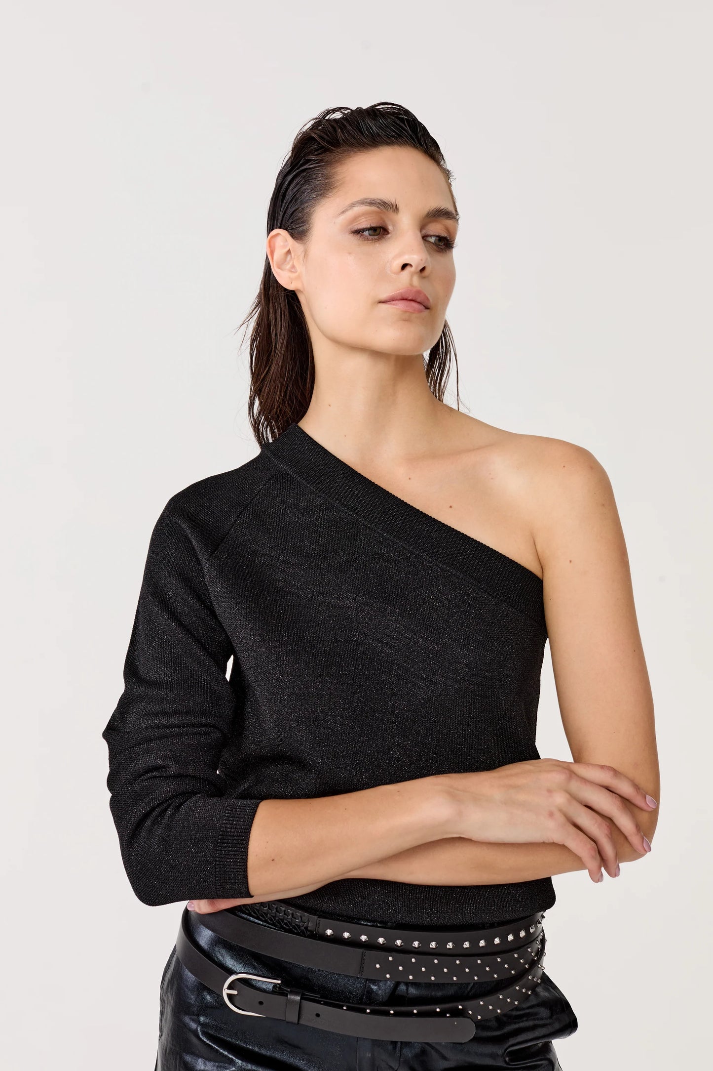 ONE SHOULDER GLITTER KNITTED TOP - BLACK