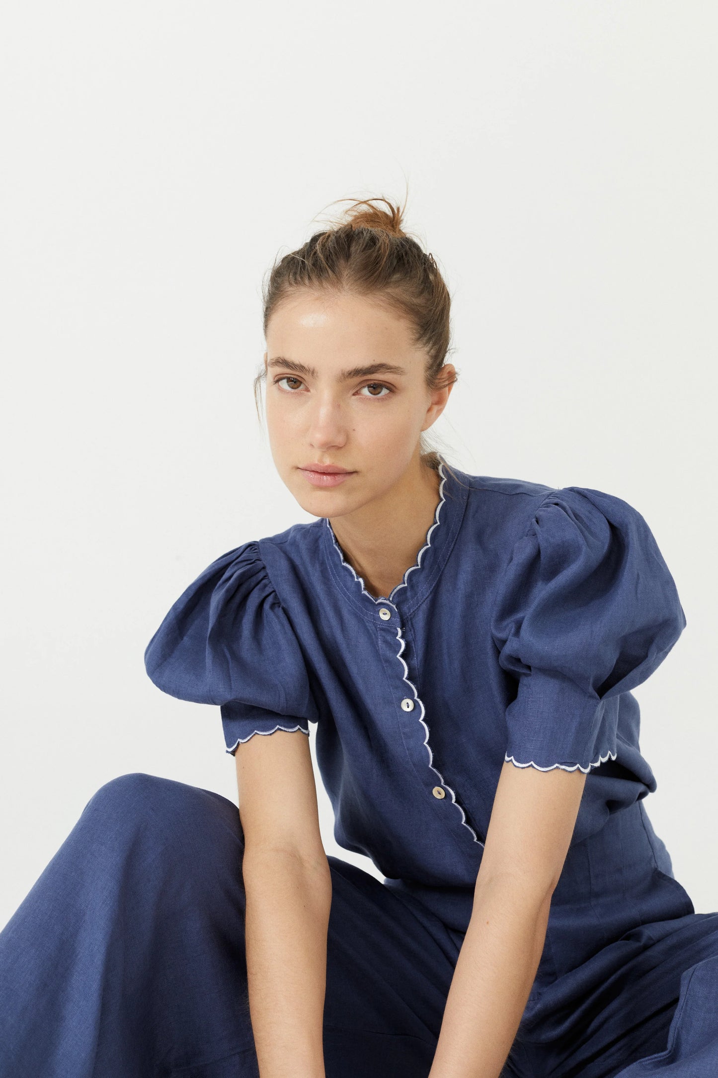 SCALLOP LINEN SHIRT - DEEP BLUE