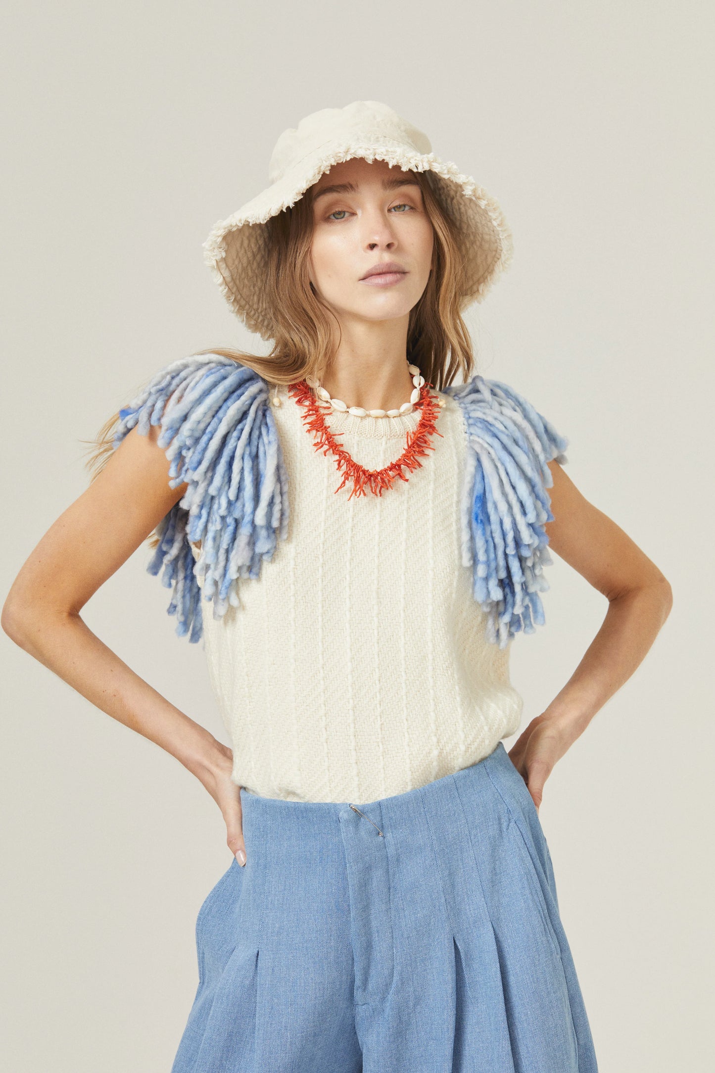 MERINO WOOL VEST - NATURAL WITH LIGHT BLUE FRINGES